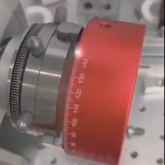 Chine prix bon marché d'usine CO2/UV/prix de la machine de marquage laser à fibre pour le métal, l'acier, le fer, l'aluminium, le PVC, le clavier, la gravure de roulements