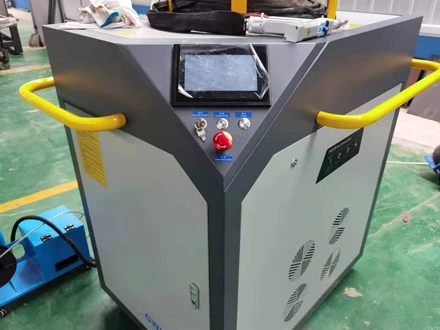 1000W 1500W 2000W Machine de soudage laser continu à fibre automatique Équipement de soudage laser à fibre